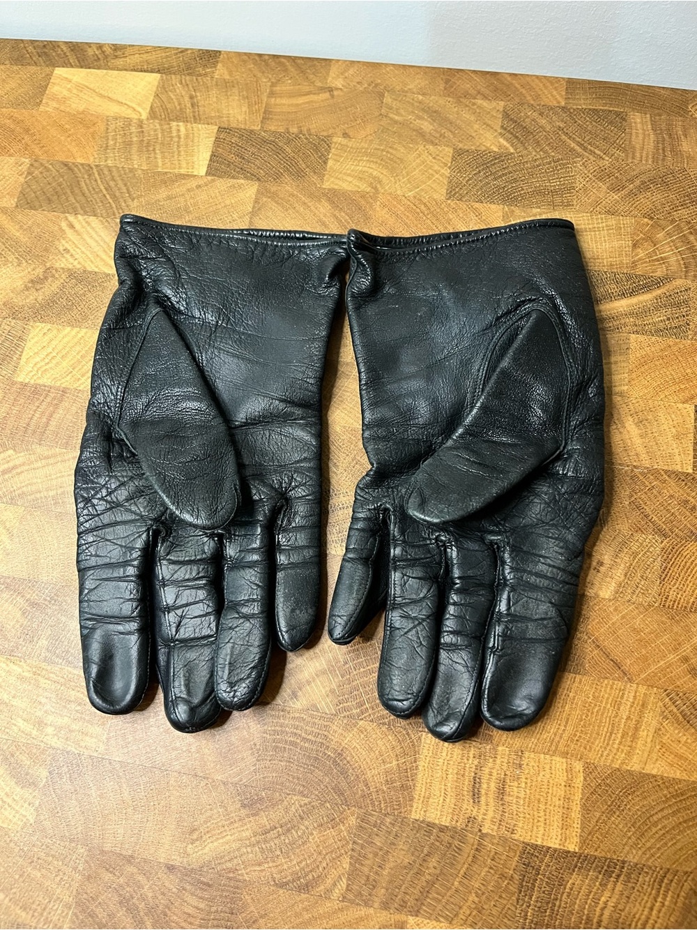 Classic Black Leather Women's Gloves